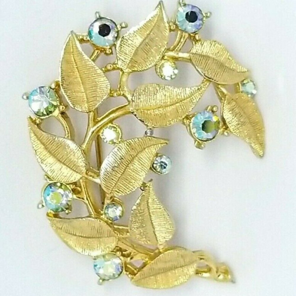 Crown TRIFARI Green Aurora Borealis Rhinestone Pin